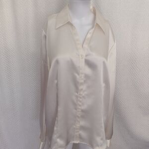 JM Collection White Satin Women's Blouse/Boyfriend Shirt Button Down